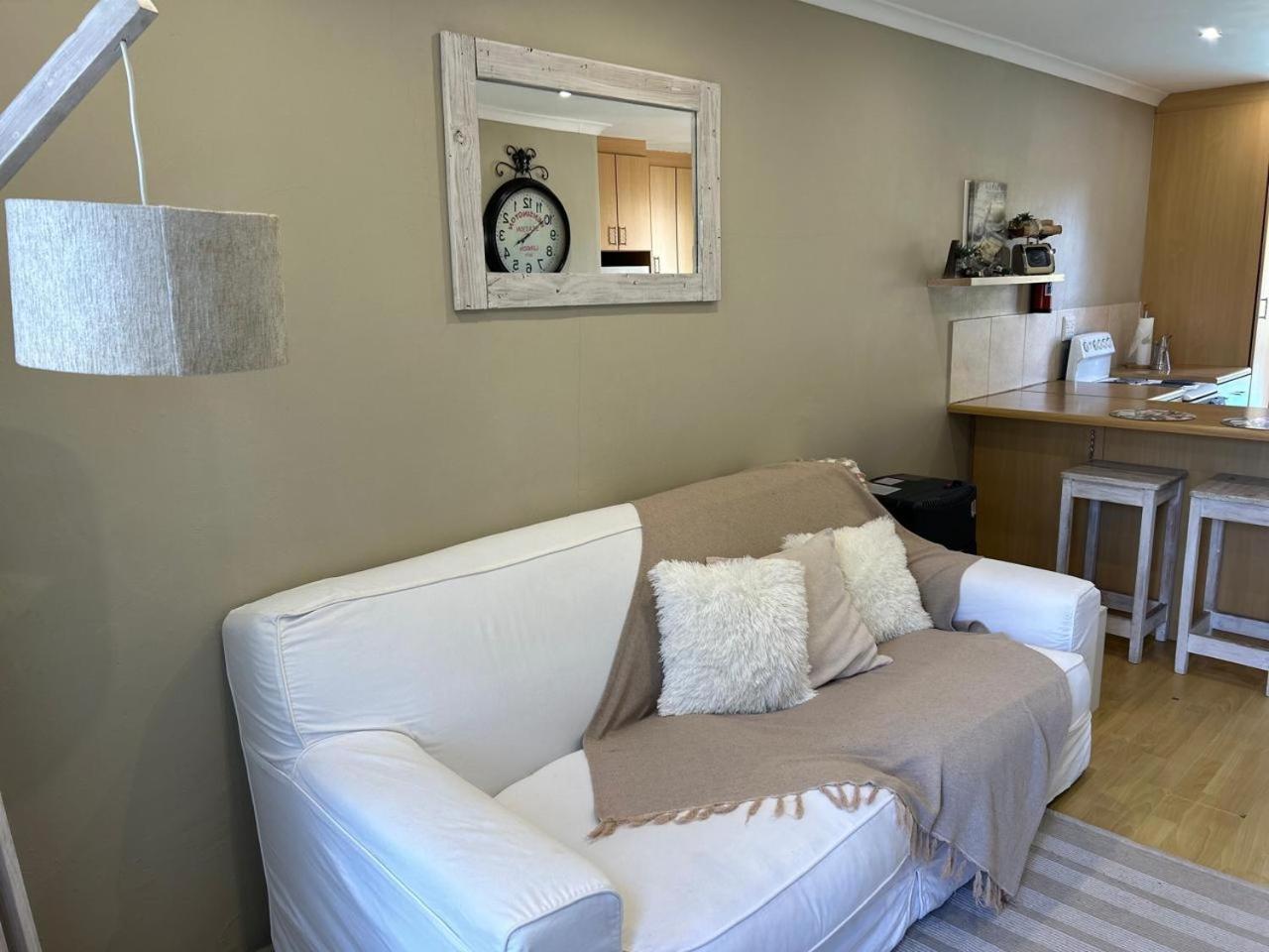 10 On Ou Kraal Apartment Edgemead Exterior photo