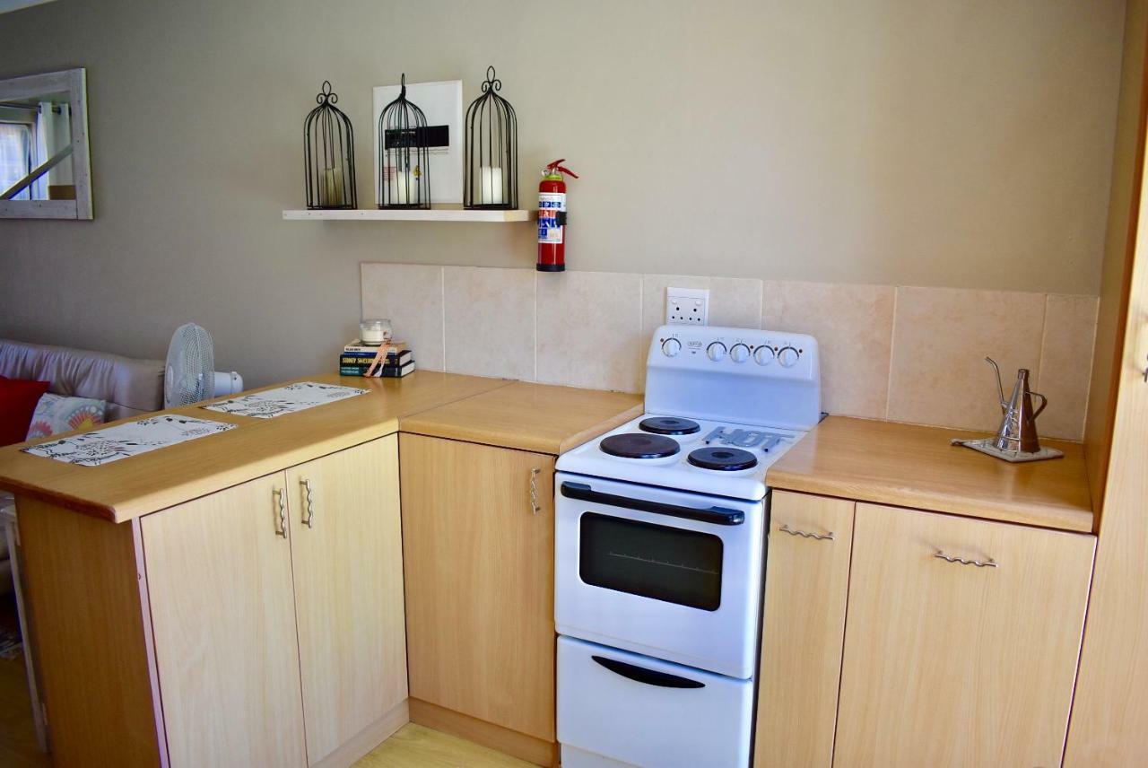 10 On Ou Kraal Apartment Edgemead Exterior photo